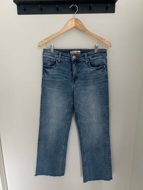 Kut from the Kloth Mid-Rise Cropped Straight Jeans - Medium Blue